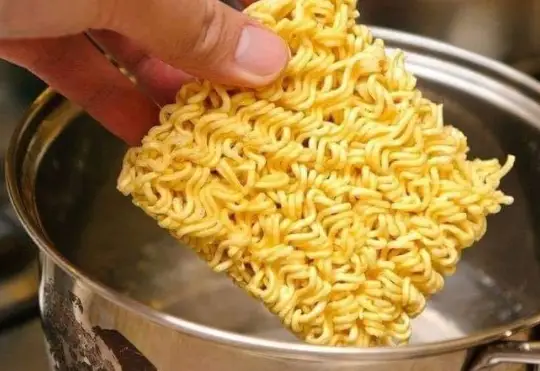 أضرار الاندومي للرياضيين